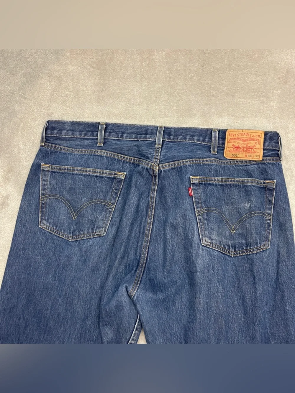 Levis 501 Jeans Mens 44x32 Blue Denim Straight Leg Button Fly cotton Tag